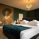 Chateau Bed and breakfast 3*