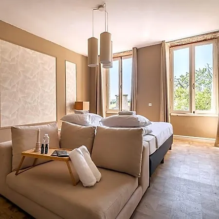 Chateau Bed & Breakfast